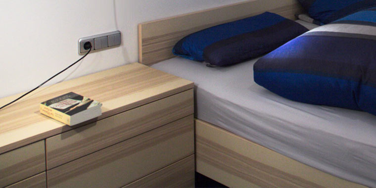 Schlafzimmer Maßanfertigung mit Dachschrägenlösung